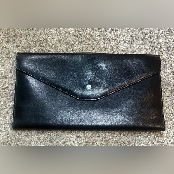 Gucci Black Leather Gold Flip Over Emblem Clasp Vintage Bi-Fold Wallet - Picture 3 of 8